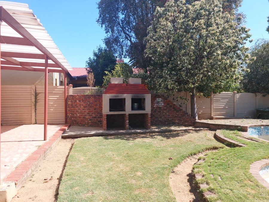4 Bedroom Property for Sale in West Park Free State